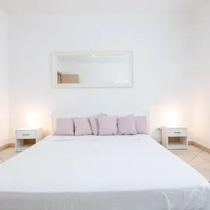 -villa Emily- Parking, Garden & Wi-fi Appartamento