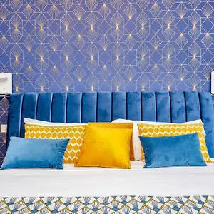 Art Deco' - Sleepwithme - Free Parking - Free Breakfast - Very Friendly Staff Appartamento